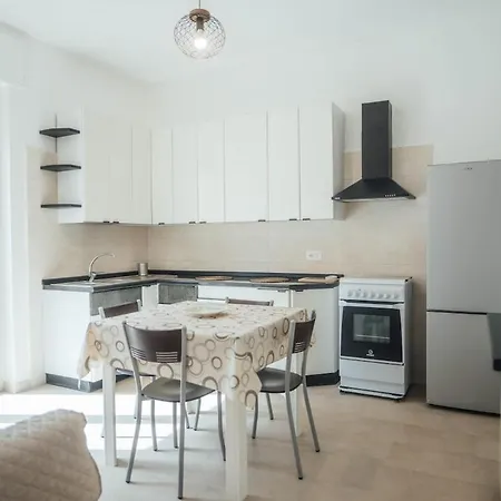 Dimora Lorusso - Stay Near The Historic Castle Conversano