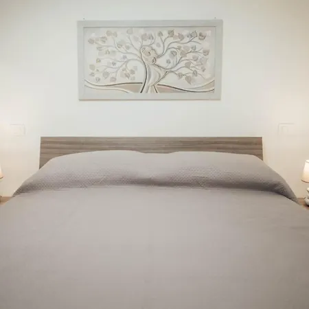 Dimora Lorusso - Stay Near The Historic Castle Apartment *